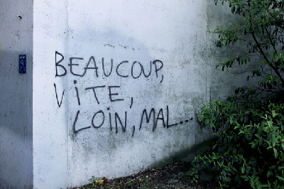 beaucoup vite loin mal.jpg